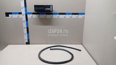 808302F005 Уплотнитель двери Nissan Primera WP11E (1998 - 2001)