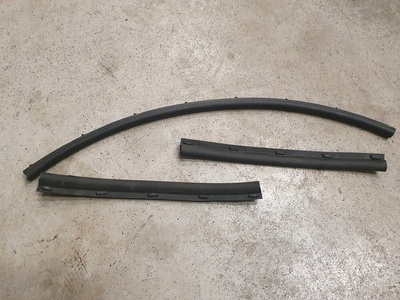 5TA823707 уплотнитель капота touran ii 5ta ,