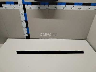 6817133060 Уплотнитель (внутри) Toyota Camry V40 (2006 - 2011)