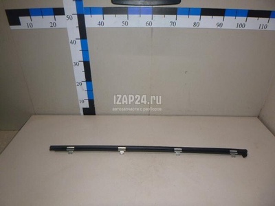 6817133060 Уплотнитель (внутри) Toyota Camry V40 (2006 - 2011)
