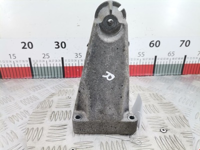 A2712231804 Кронштейн (крепление) двигателя (лапа крепления) Mercedes C-Class (W204) (2006-2015) 2008 ,