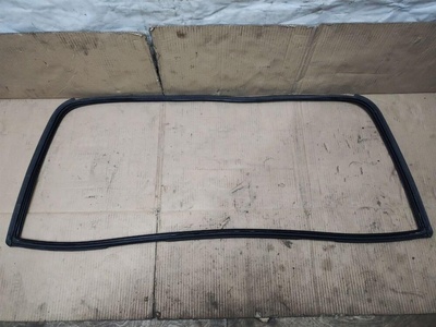 7L6845521E Уплотнитель багажника Volkswagen Touareg 1_Restyling 2008