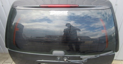 chevrolet trailblazer 01 стекло задняя крышки багажника багажника