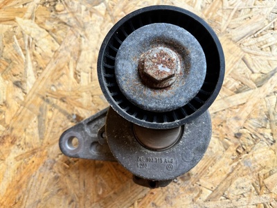 04L903315A лапа натяжитель ремня volkswagen passat b8 2.0