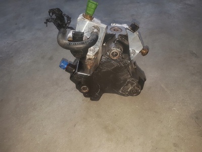 8692521 Pompa Wtryskowa VOLVO S60 XC90 V70 D5 185