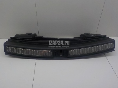 95B864483F1E0 Обшивка багажника VAG Macan 2013