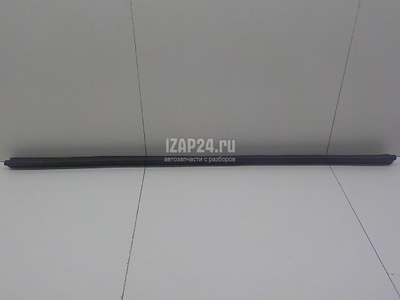 95B823737 Уплотнитель капота VAG Macan 2013