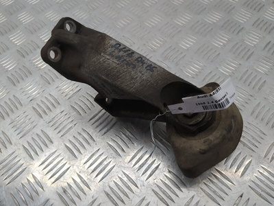8D0399113AG Кронштейн КПП Audi A4(B5) 1998