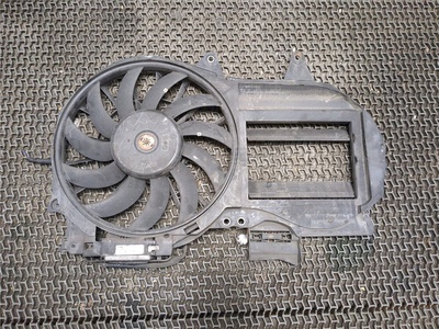 8E0121205AA Вентилятор радиатора Audi A4 (B7) 2005-2007 2005