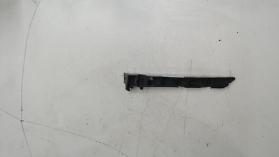 DD59500T1B Кронштейн бампера Mazda 2 2003-2008 2005