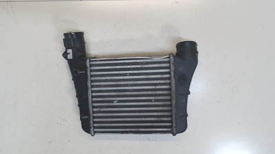 8E0145805AA Радиатор интеркулера Audi A4 (B7) 2005-2007 2006