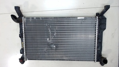 1695000303 Радиатор охлаждения двигателя Mercedes B W245 2005-2012 2008
