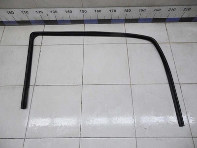 13188923 Уплотнитель стекла двери OPEL Corsa D 2006-2015