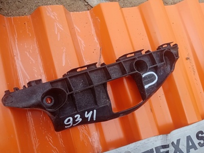 5211668040 КРЕПЛЕНИЕ БАМПЕРА Toyota WISH ZGE20G, ZGE20W, ZGE21G, ZGE22W, ZGE25G, ZGE25W 52116-68040