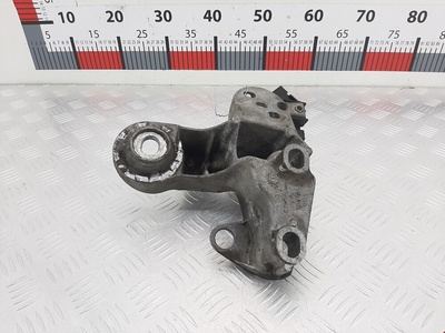 8D0199352H Кронштейн (крепление) двигателя (лапа крепления) Audi A4 B5 (1994-2001) 1995 ,