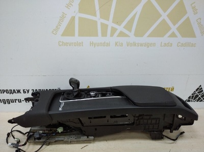 31694189 Консоль между сидений Volvo S90 2 D4 Дорестайлинг PS 2020