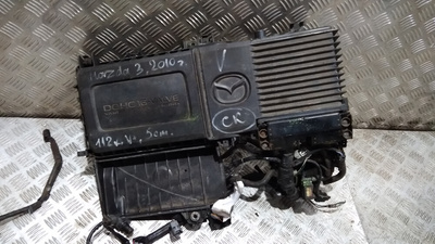 Z68018780F Корпус воздушного фильтра 3 BL (09-13) 1.6 дефект б/у (арт. )