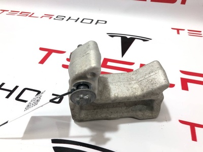 148760100C Отбойник бампера переднего Tesla Model Y 2020 1487601-00-C