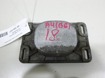 8E0199335K Кронштейн опоры двигателя VAG A4 [B6] (2000 - 2004)