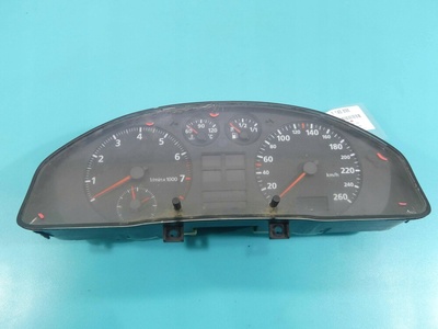 8D0919033C спидометр audi a4 b5 1.8 т 98 - 98