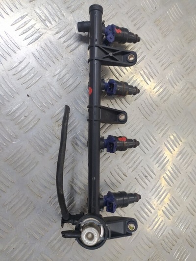 7700273485 Рейка топливная (рампа) Renault Megane 1 1997-2001