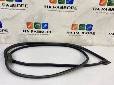6786142090 уплотнительная резинка на дверь TOYOTA rav4 XA40 2014 67861-42090