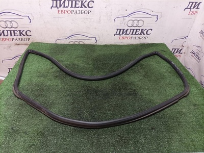 7L6845521E уплотнитель стекла багажника VW Touareg 2002-2010 2005