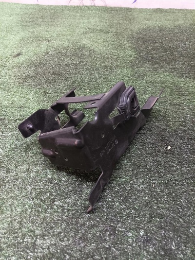 7L6614143B кронштейн (сопут. товар) VW Touareg 2002-2010 2005