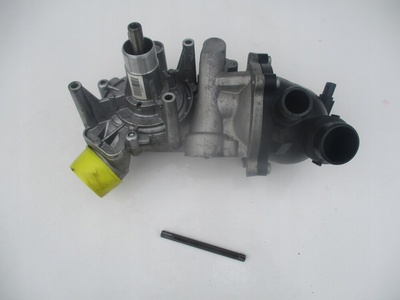 079121013J бентли audi s6 s7 rs7 s8 4.0 tfsi насос радиатора