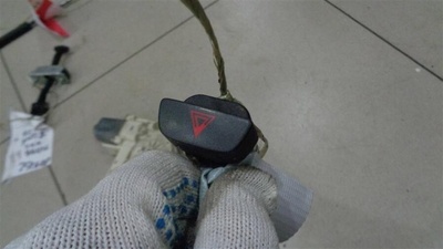 1335876 Кнопка аварийной сигнализации Ford Focus 2 2004-2008 2006