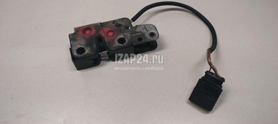 7P6823509 Замок капота VAG Touareg (2010 - 2018)