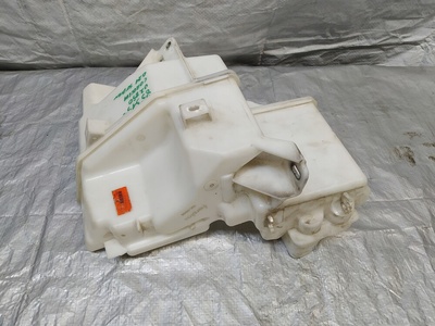 8531502850 бачёк стеклоомыватели toyota corolla e21 седан