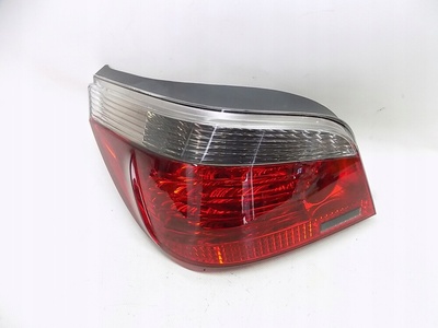 6910767 LAMPA LEWA TYŁ - BMW 5 E60 sedan 03 - 07 Dymiona