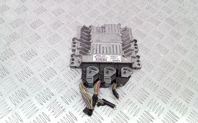 8200843713 Блок управления двигателем Renault Megane 2 поколение [рестайлинг] (2006-2009) 2008
