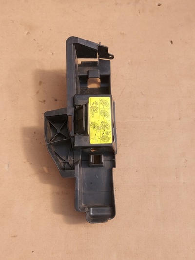 4F9011215B4F9 крепление крепление домкрата audi a6 c6 4f9011215b