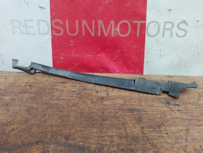 7L0121331B Уплотнитель (внутри) Audi Q7 4L 2008
