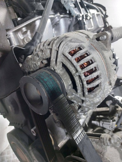 0124425070 Генератор 1.6i 16V , BOSCH 120A. K4M858 , 6МКПП. Renault Clio 3 2012 ,8200660025-A