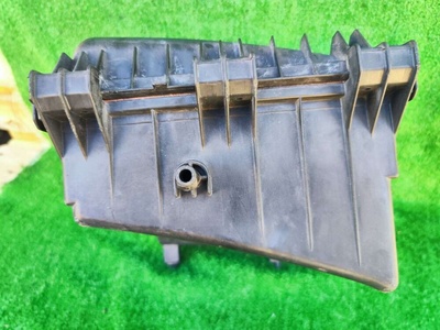 A6380900151 Корпус воздушного фильтра Mercedes Vito W638 1997