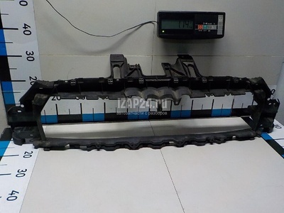 8U0853692C Кронштейн решетки радиатора VAG Q3 (8U) (2012 - 2018)