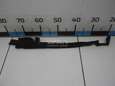 7L0121332B Уплотнитель (внутри) VAG Q7 [4L] (2005 - 2015)