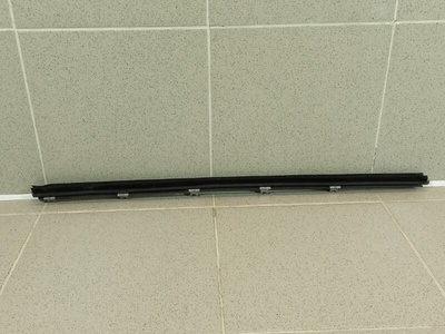 CGE000901 Уплотнитель стекла двери Land Rover Range Rover Sport 1