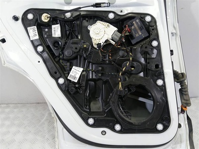 7P6839755A Стеклоподъемник задний левый Volkswagen Touareg 2012