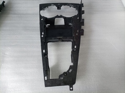 8W1864261C audi a4 a5 8w рамка туннель среднего