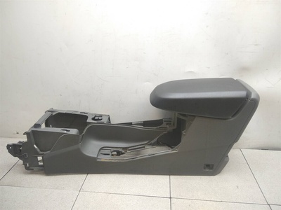 1670613 Консоль центральная ford Focus II 2005-2011