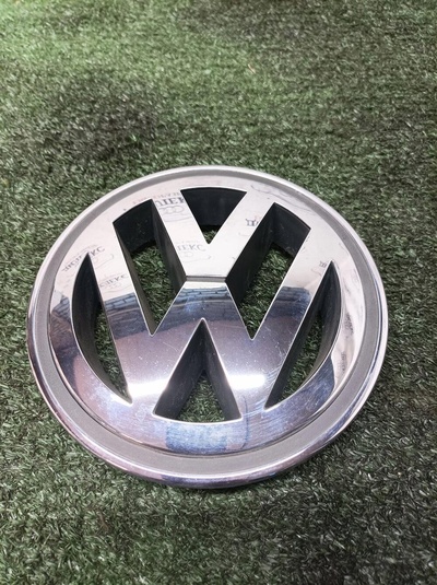 1K5853600 эмблема VW Tiguan 2007-2011 2010