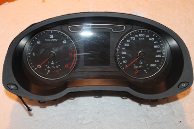 8U0920940C спидометр часы audi q3 8u