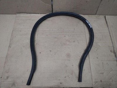 5M0823723A Уплотнитель Капота Volkswagen Golf Plus 6 2010