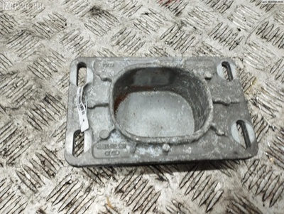 8E0199335K Кронштейн крепления Audi A4 B6 (2001-2004) 2002
