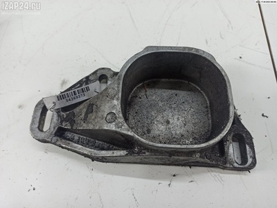 8E0199335N Кронштейн двигателя опорный Audi A4 B7 (2004-2008) 2005