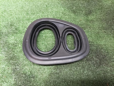 1K0820751C уплотнитель (внутри) VW Tiguan 2007-2011 2010